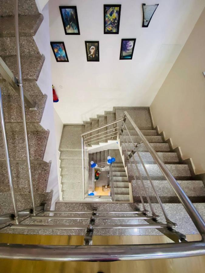The Century Plaza Hotel Варанаси Экстерьер фото