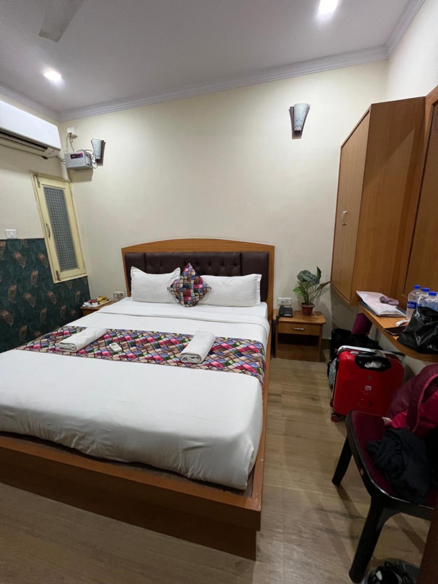 The Century Plaza Hotel Варанаси Экстерьер фото